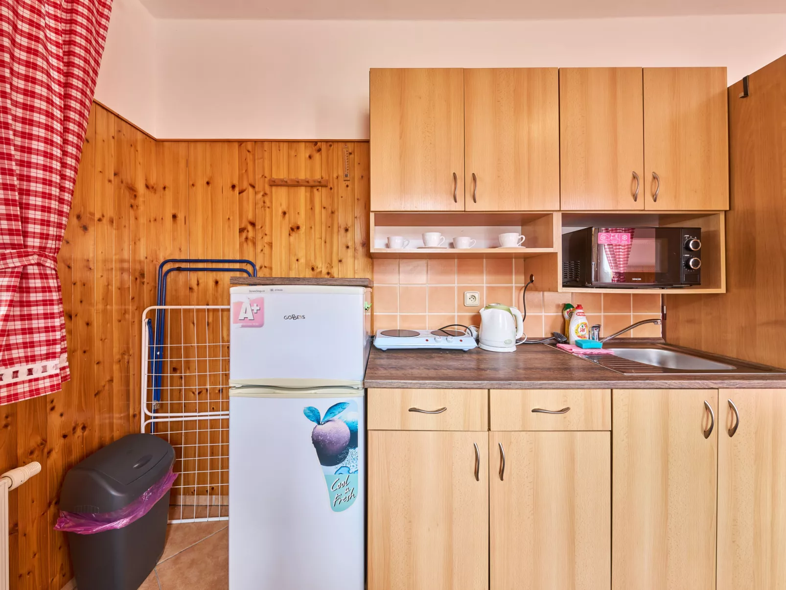 U Švýcarského dvora IV-Drinnen