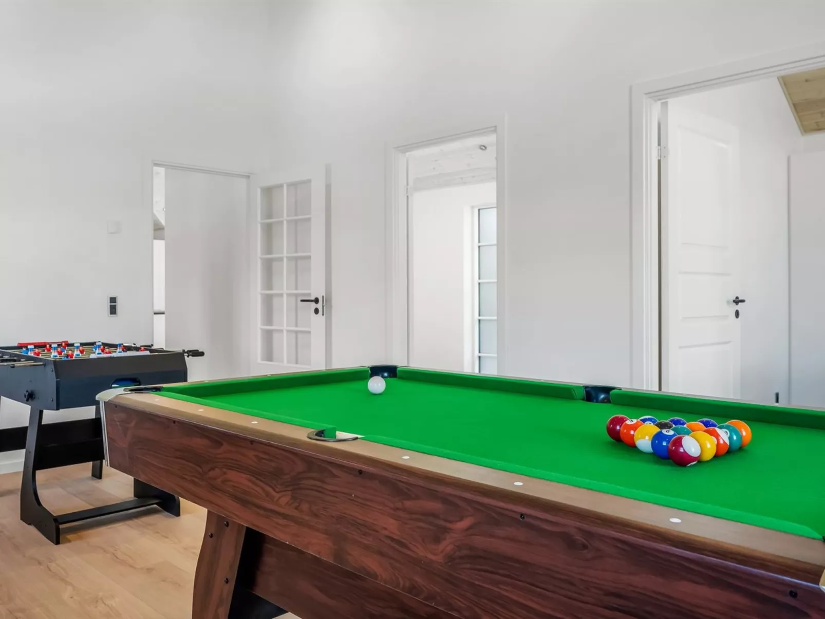 "Osa" -  from the sea-Drinnen