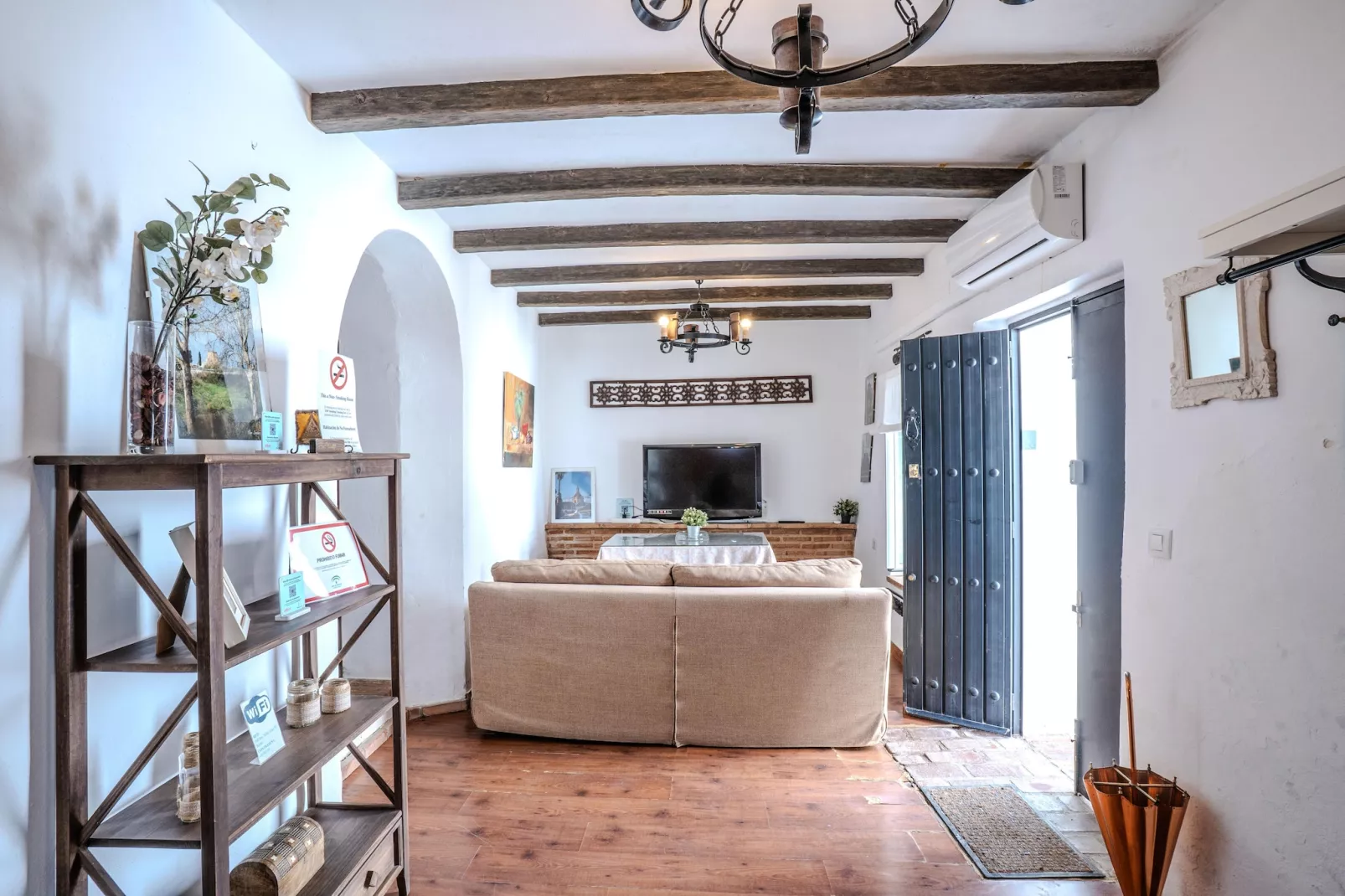 El Pocito-Living room