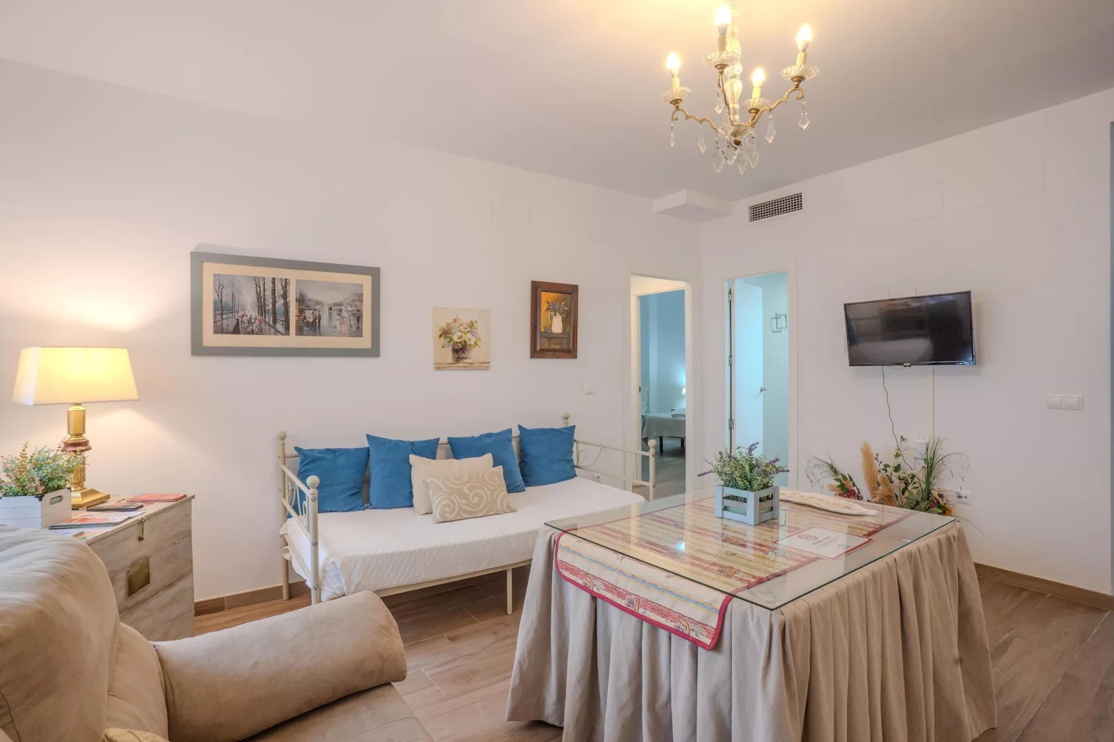 Santa Ángela de la Cruz-Living room