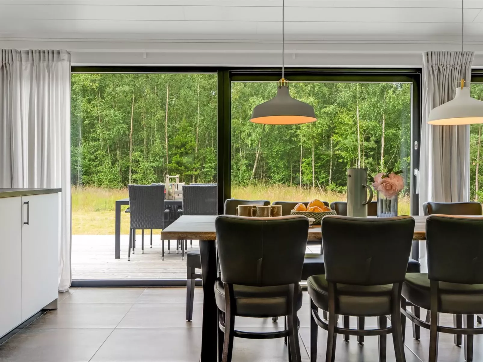 "Sighvat" - 300m from the sea-Drinnen