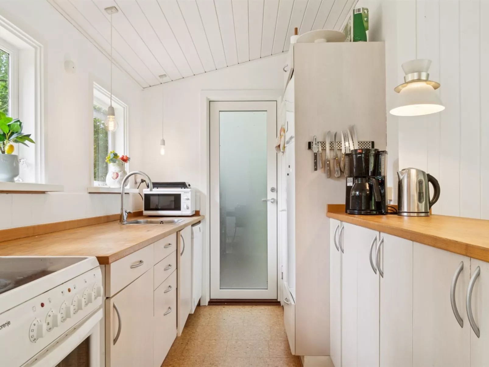 "Farman" - 200m from the sea-Drinnen