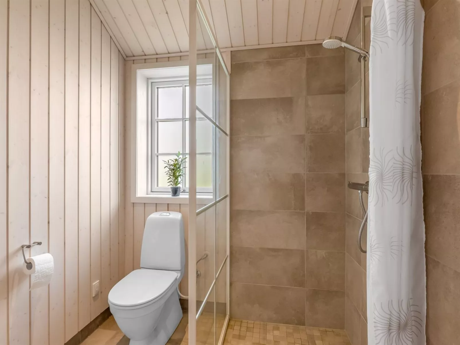 "Hellevi" - 900m from the sea-Dedans