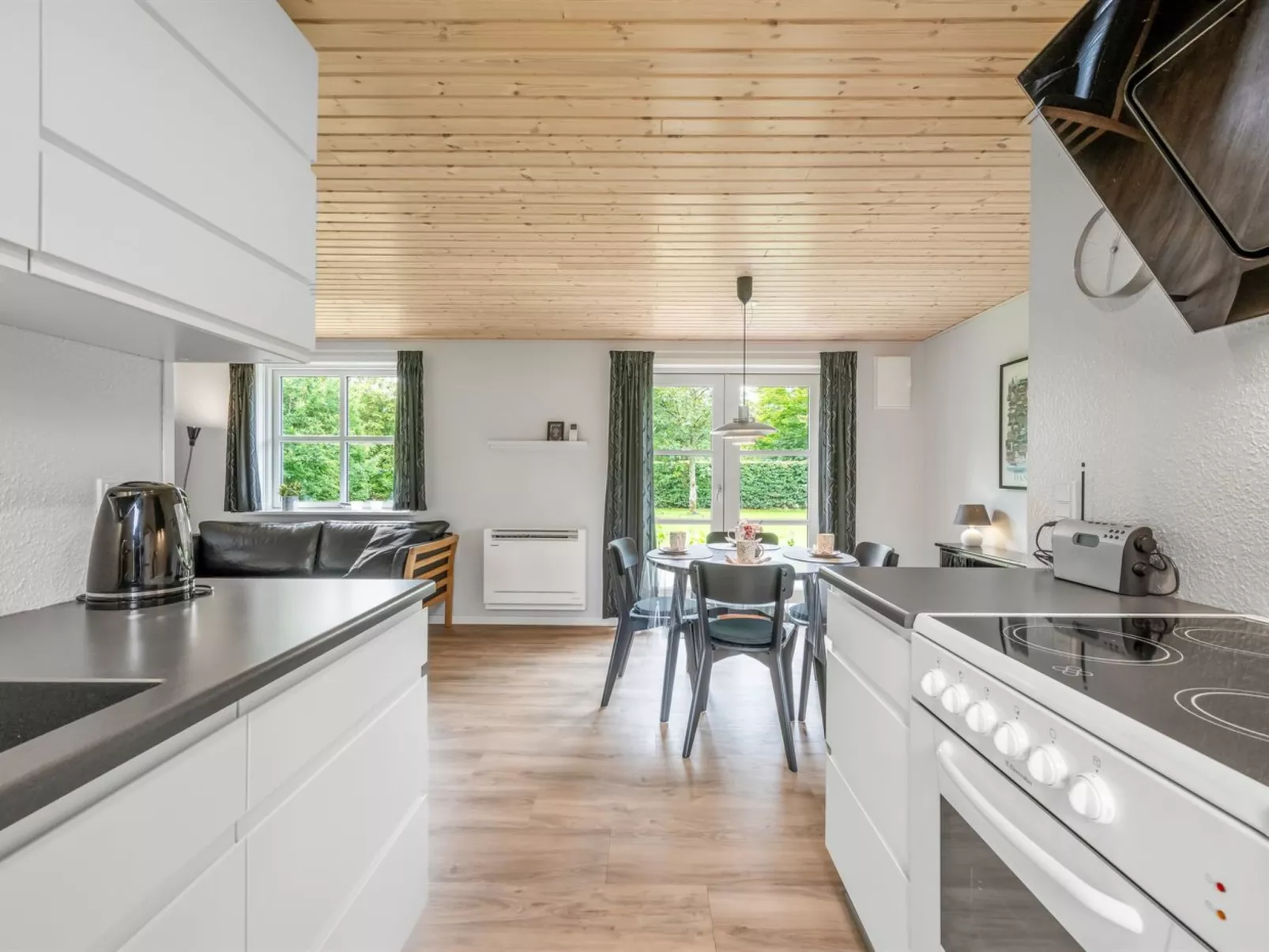 "Roland" - 200m to the fjord-Dedans