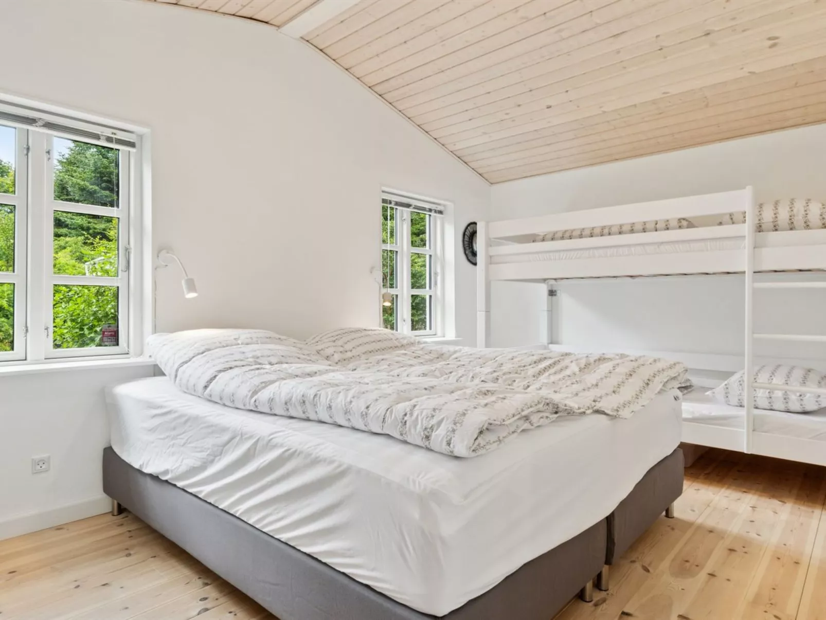 "Sixten" - 400m to the fjord-Inside