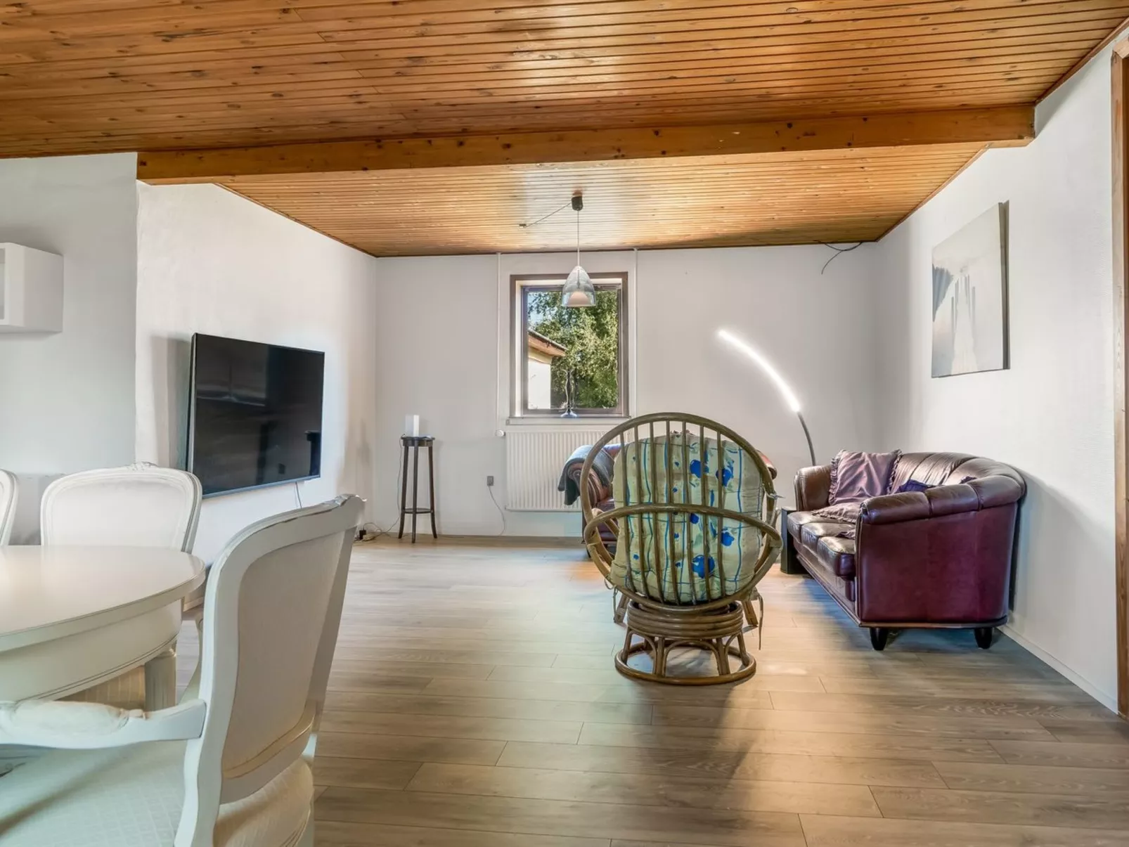 "Eiko" - 400m to the fjord-Inside