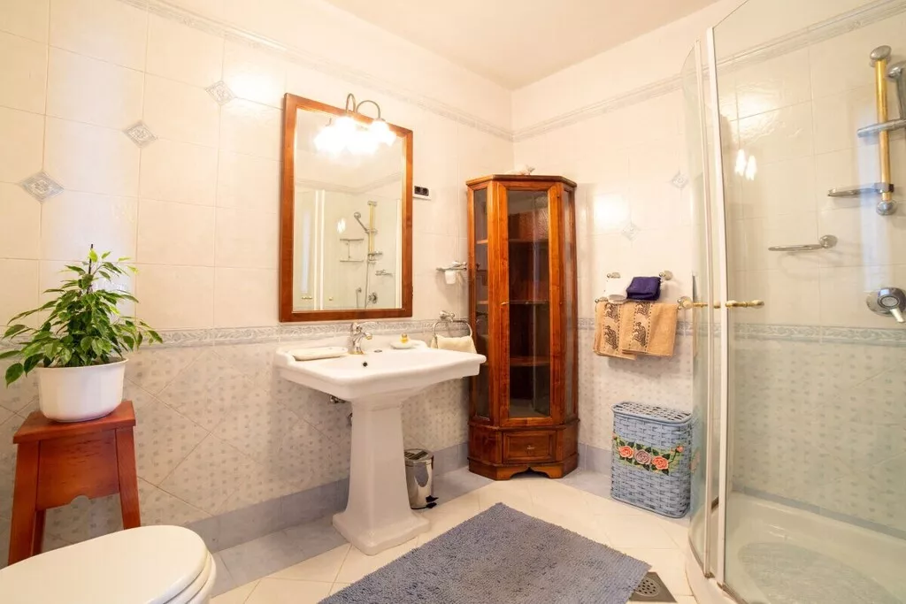 458038-Nicht zugeordnet