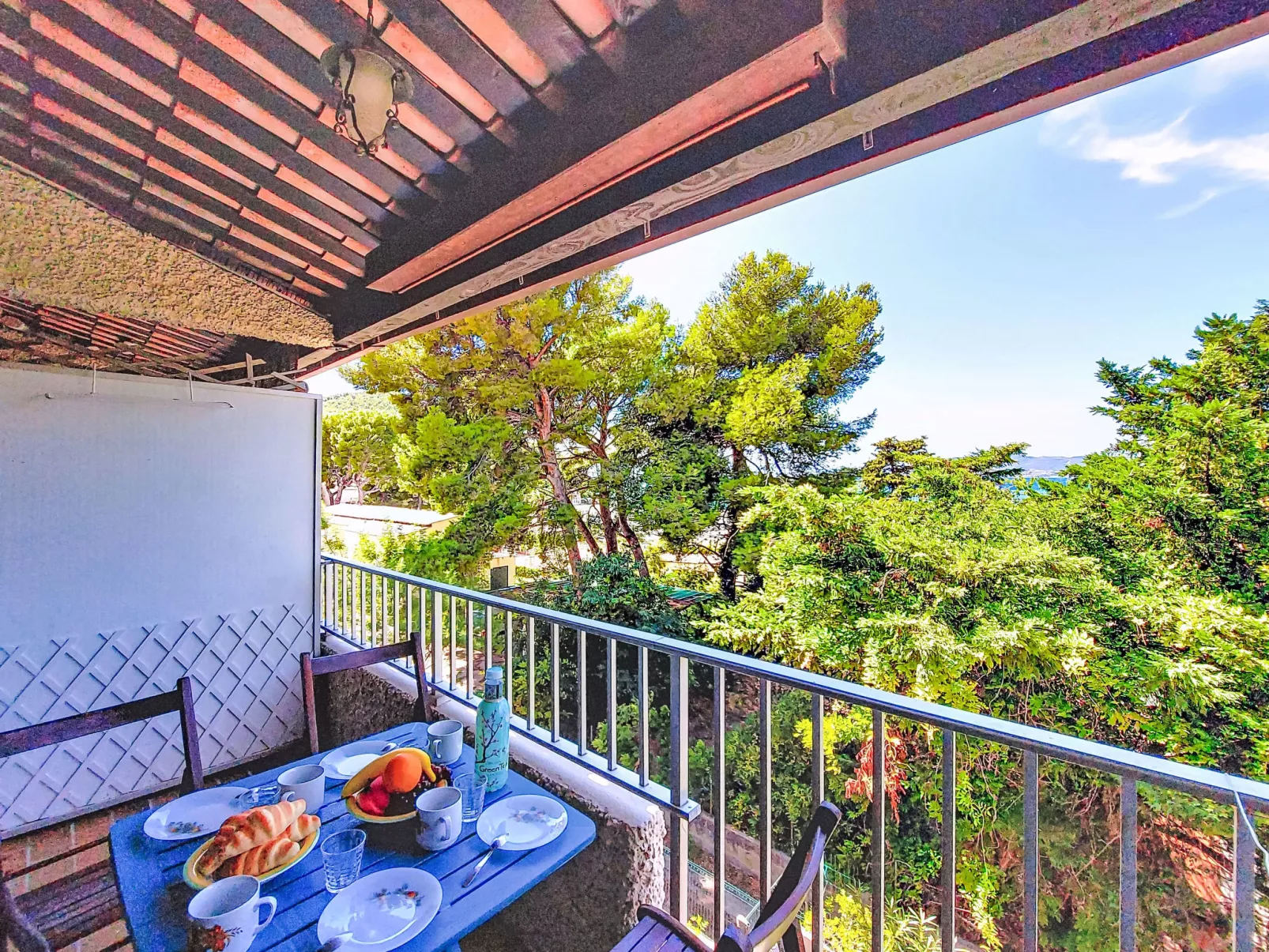 Les Aigues Marines-Dehors