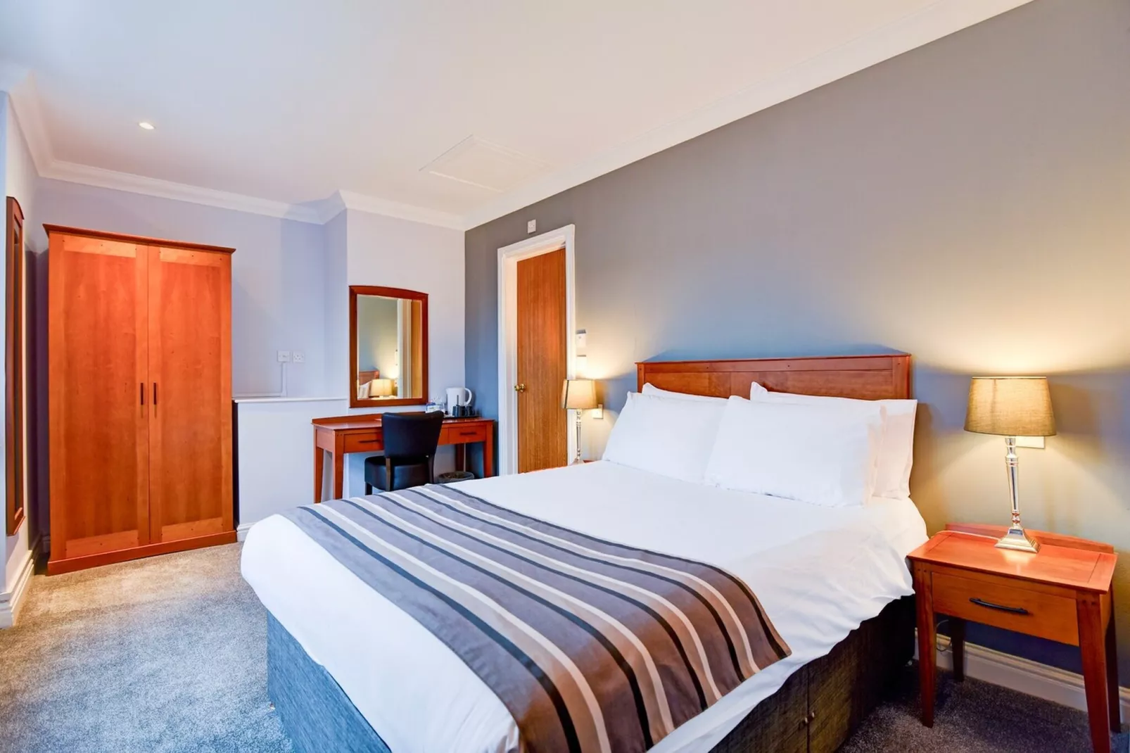 Standard Twin Room-Bedroom