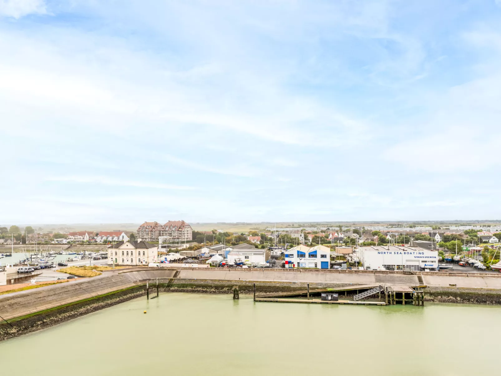 Anne I with harbour view-Dehors