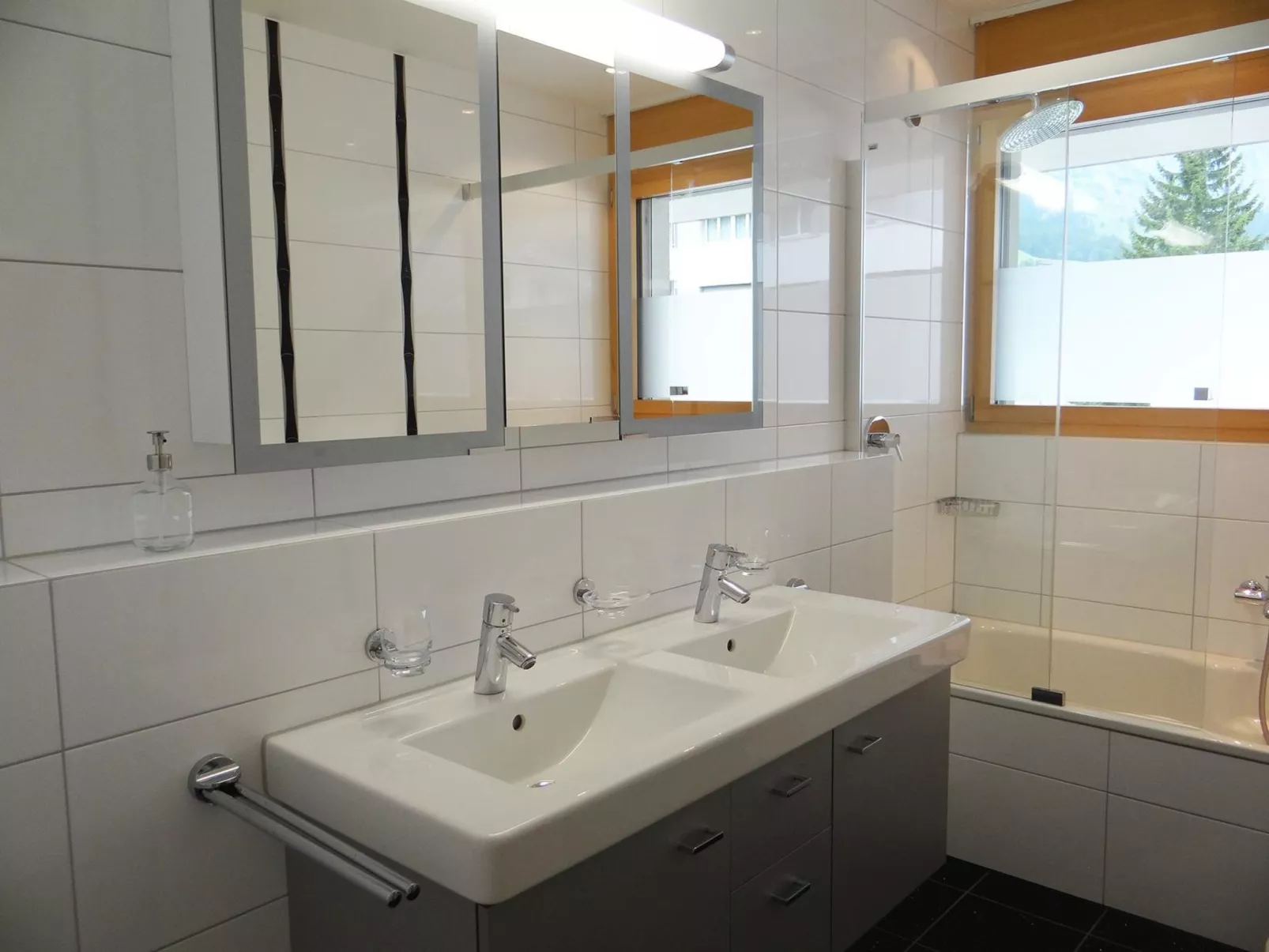 Dorfstrasse 62-Drinnen