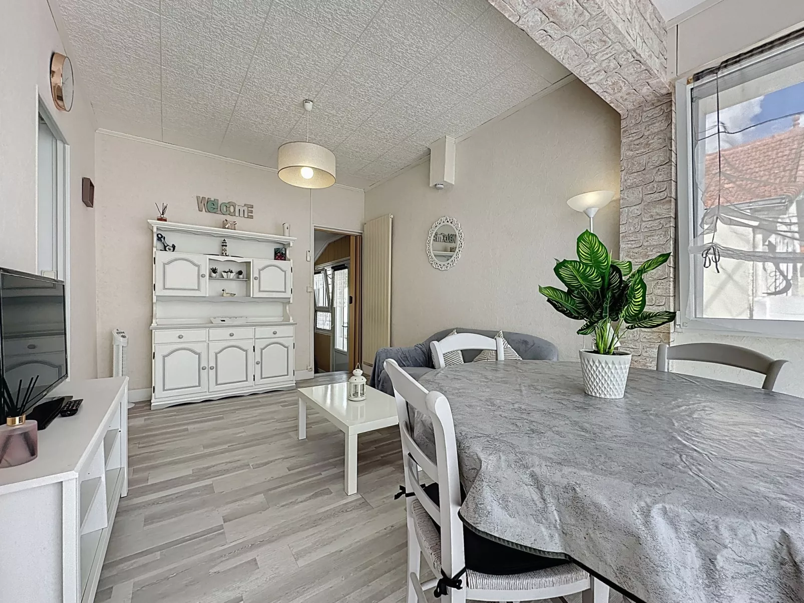 Les Coquillages-Inside