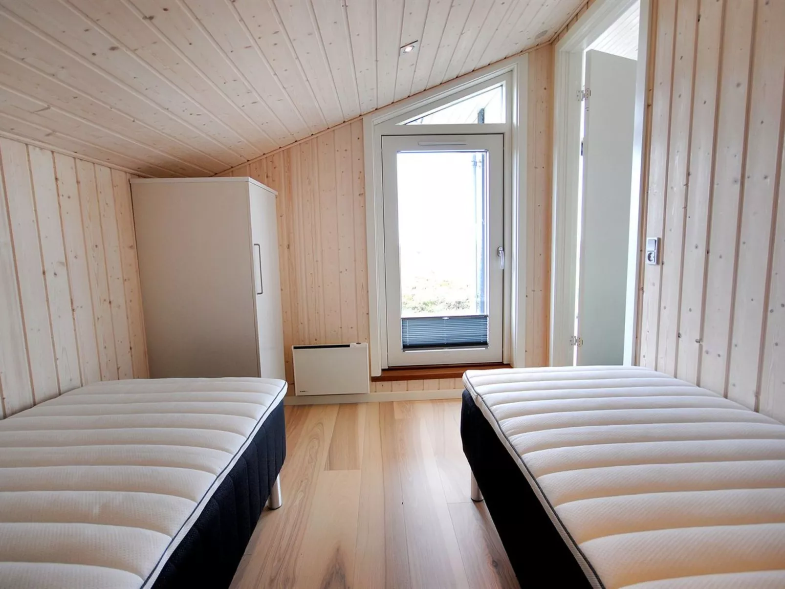 "Arisa" - 100m to the fjord-Inside