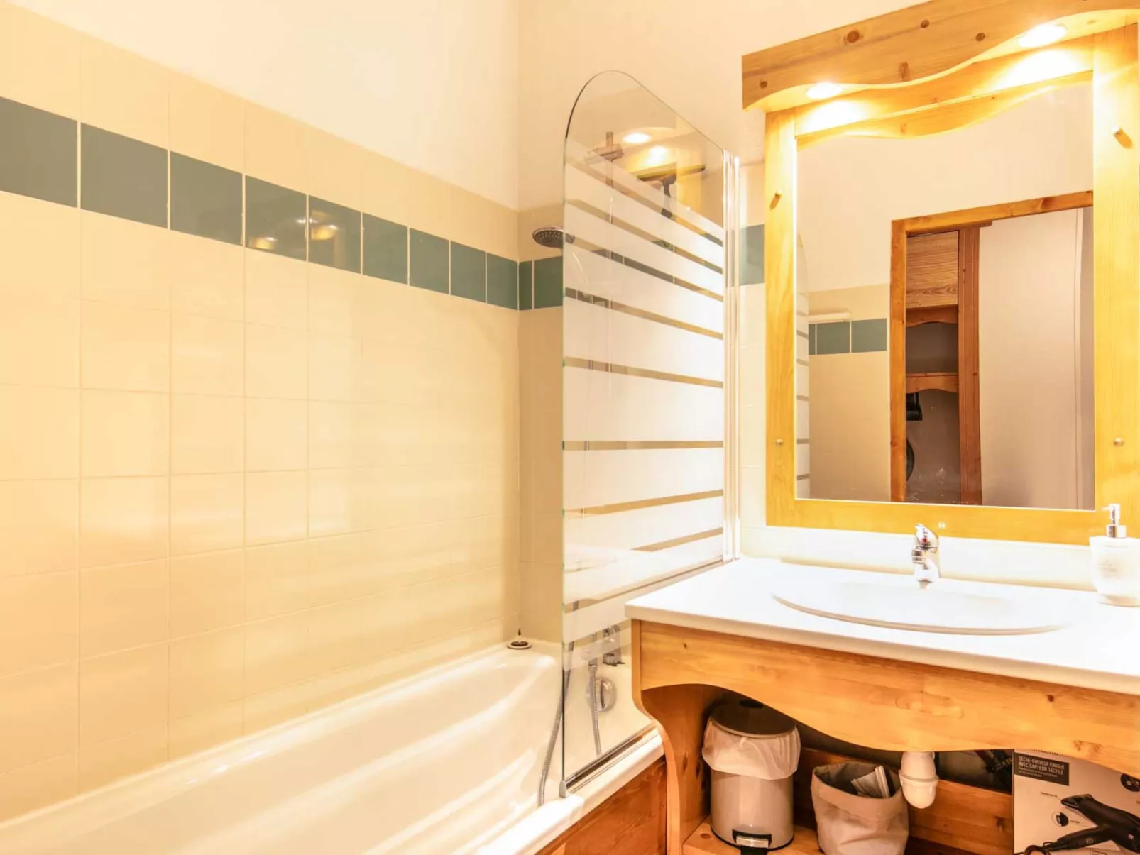 V du Bachat Silene D-Drinnen