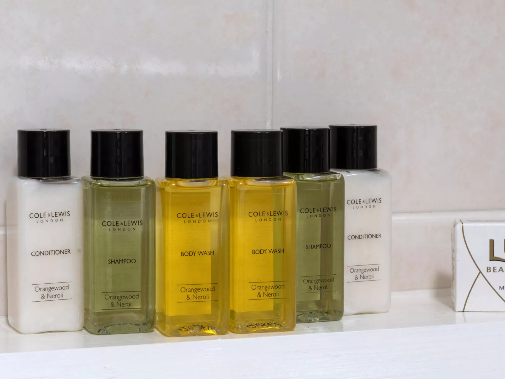 The Grove Annexe-Dedans