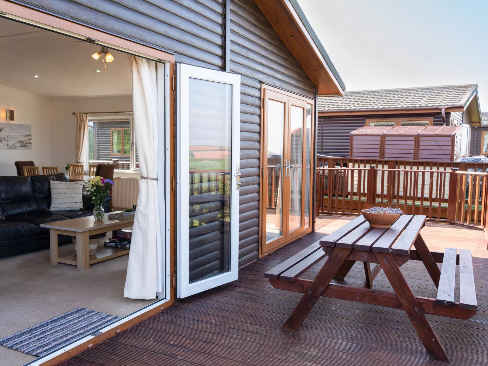 Serendipity Lodge-Outside