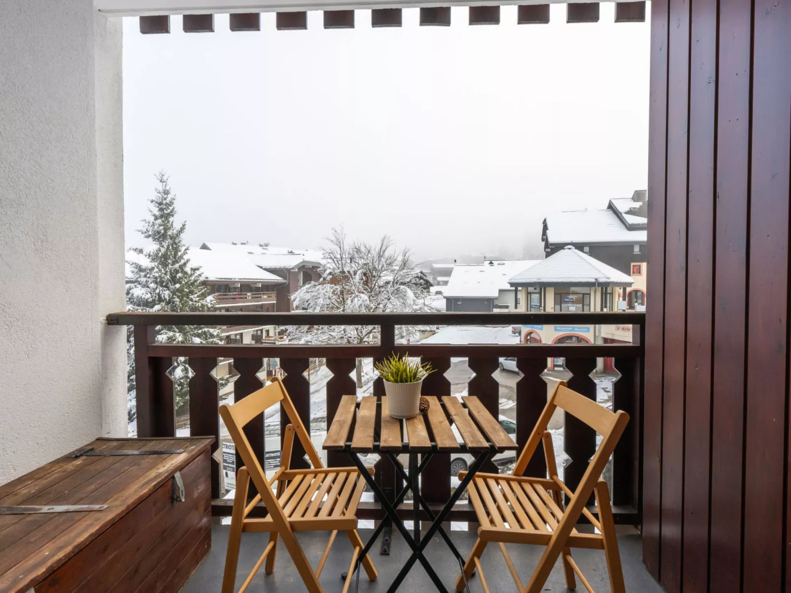 Grande Neige-Outside