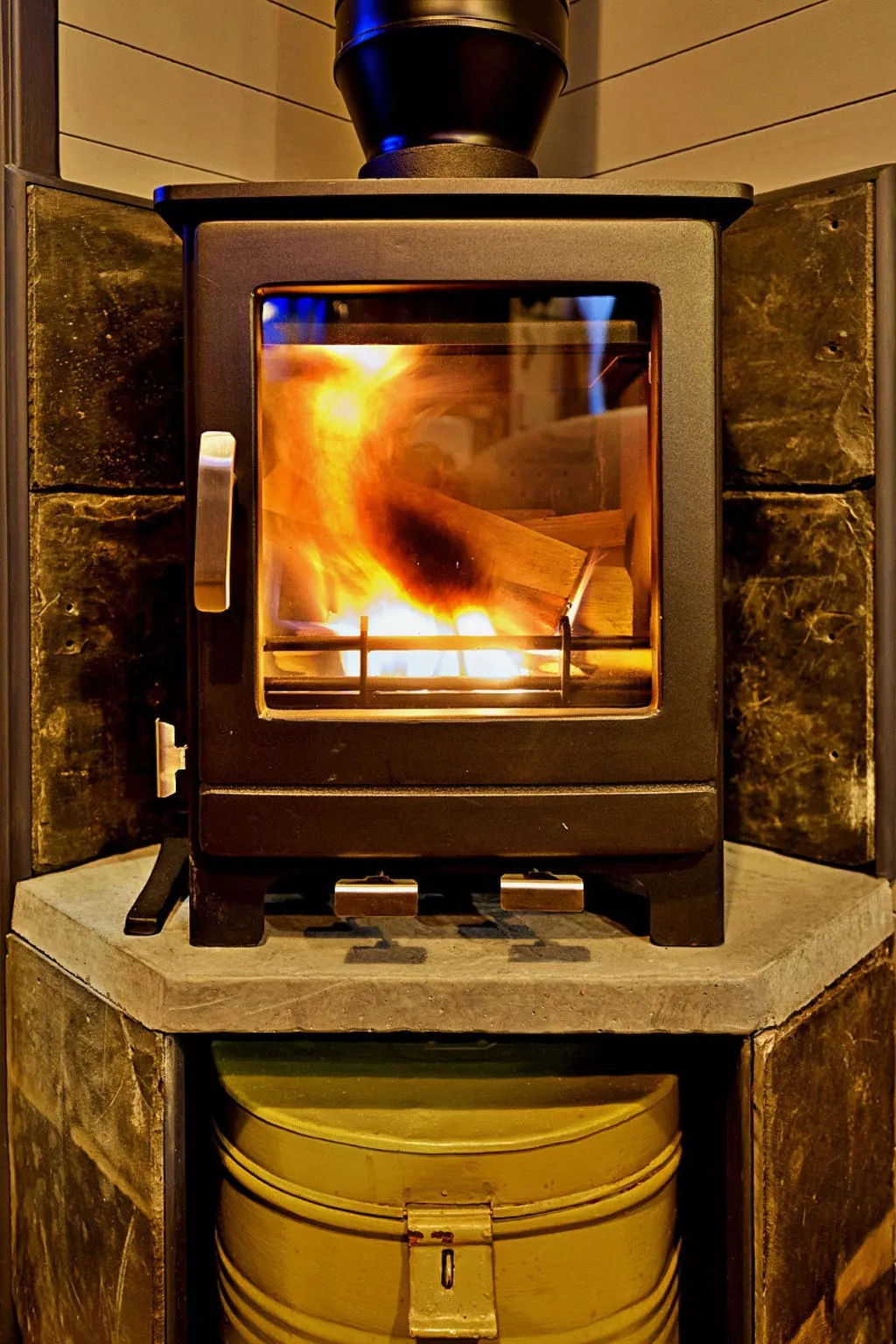 'Elen' Gypsy Hut-Dedans