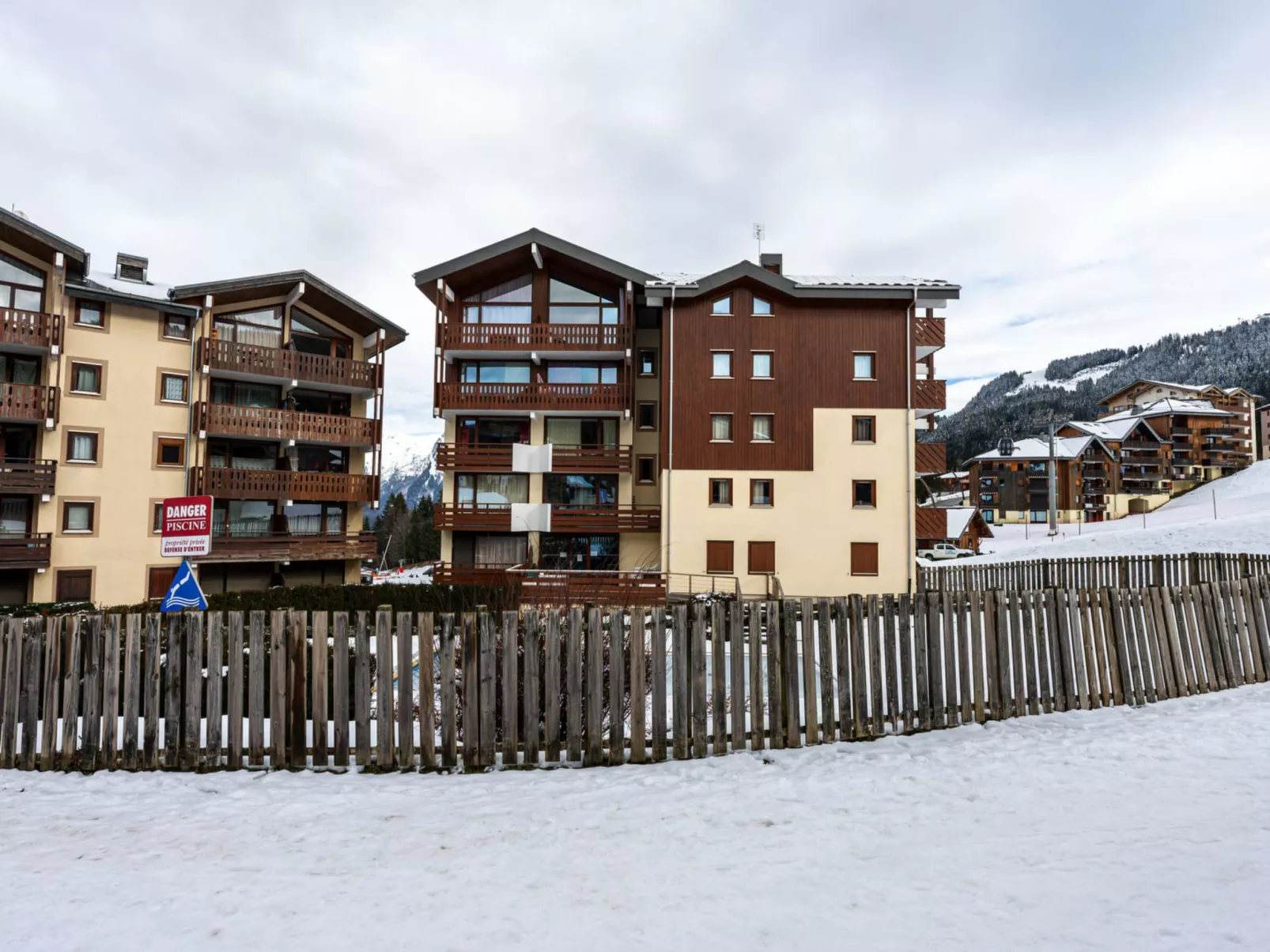 Les Eterlous-Draußen