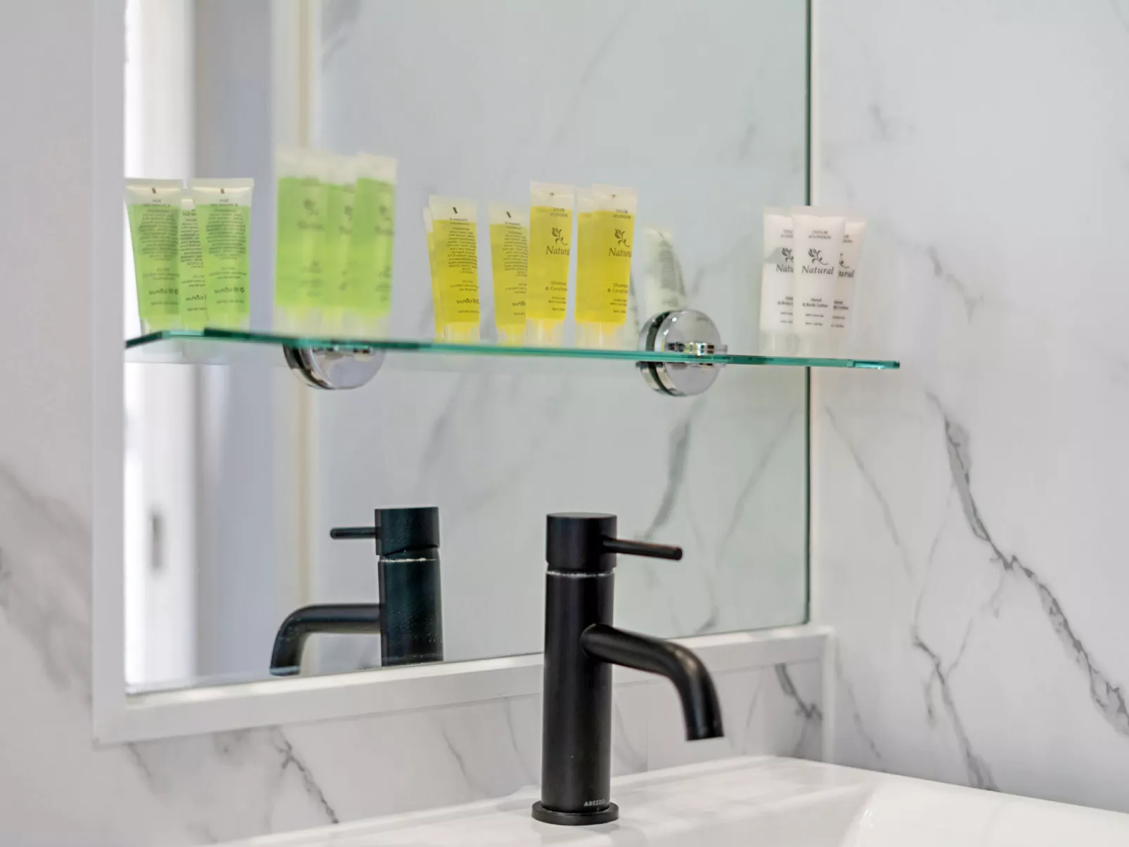 Roland House - Two Bedroom-Drinnen