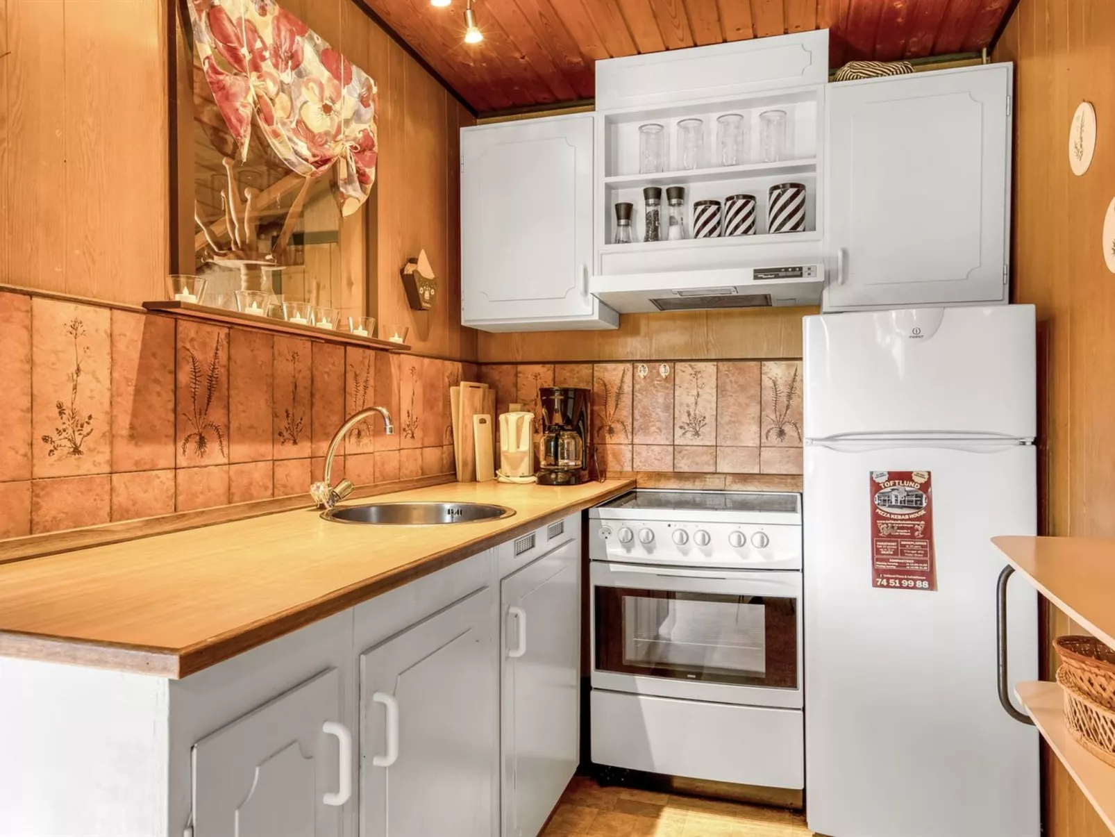 "Aron" - 30km from the sea-Drinnen