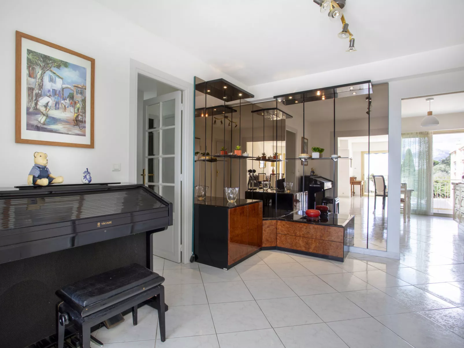 Azur Paradis-Drinnen