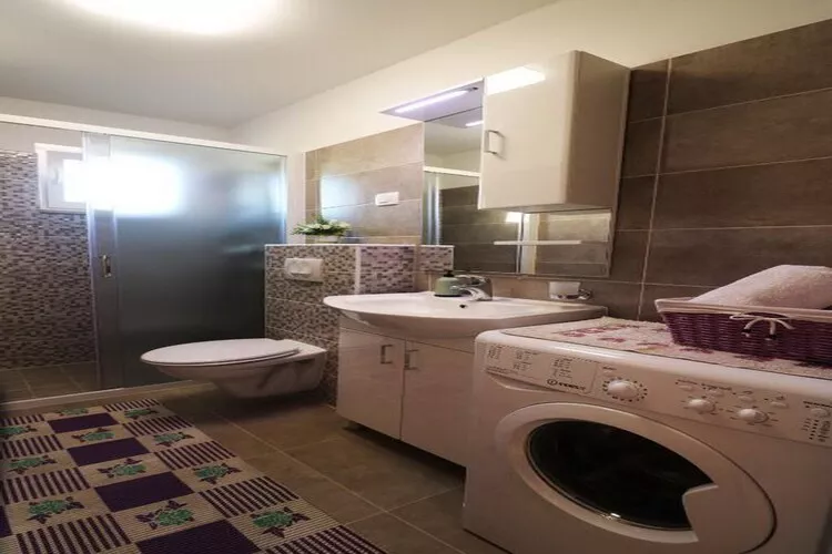 Apartments Clementina Sunrise-Two Bedroom Apartment with Terrace and Sea View (BIG)-Bathroom