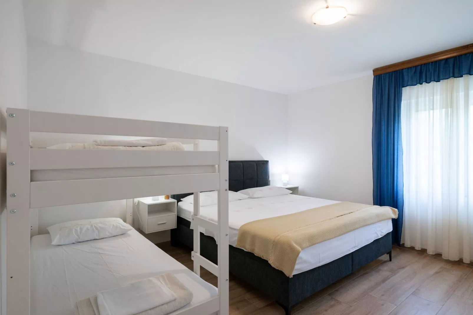 Three-Bedroom House-Chambre