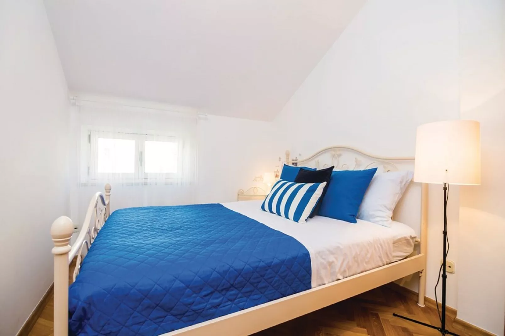 Three Bedroom Apartment with Pool-Schlafzimmer