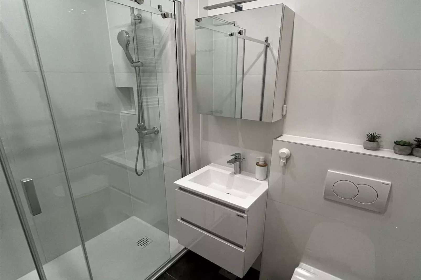 Zagreb Center Apartments - Downtown Apartment - Studio Apartment ( Studio 2)-Bathroom