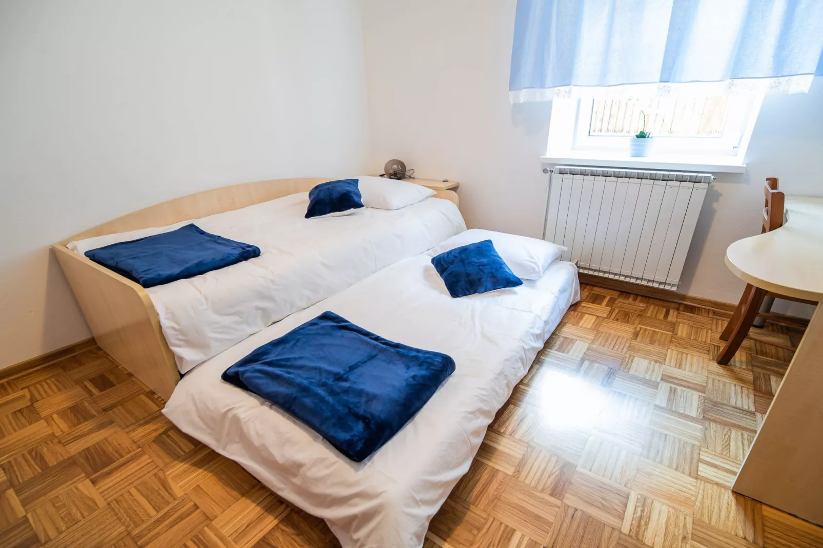 Mountain View Haven Apartments - Two Bedroom Apartment with Balcony