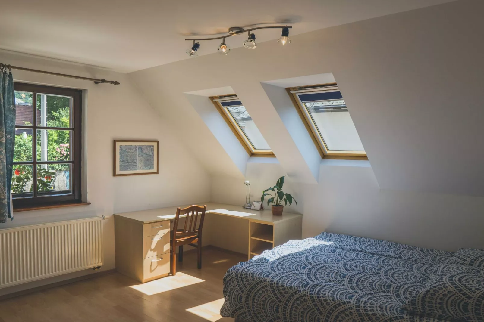 Comfortable Apartment with Mountain View - One Bedroom Apartment-Schlafzimmer