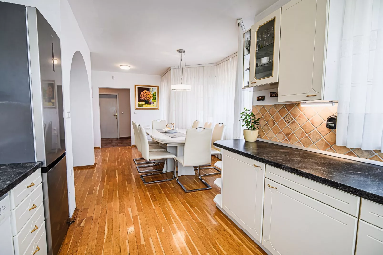 Stunning Rural Holiday Home with Garden and BBQ -  Four Bedroom Holiday Home-Kitchen