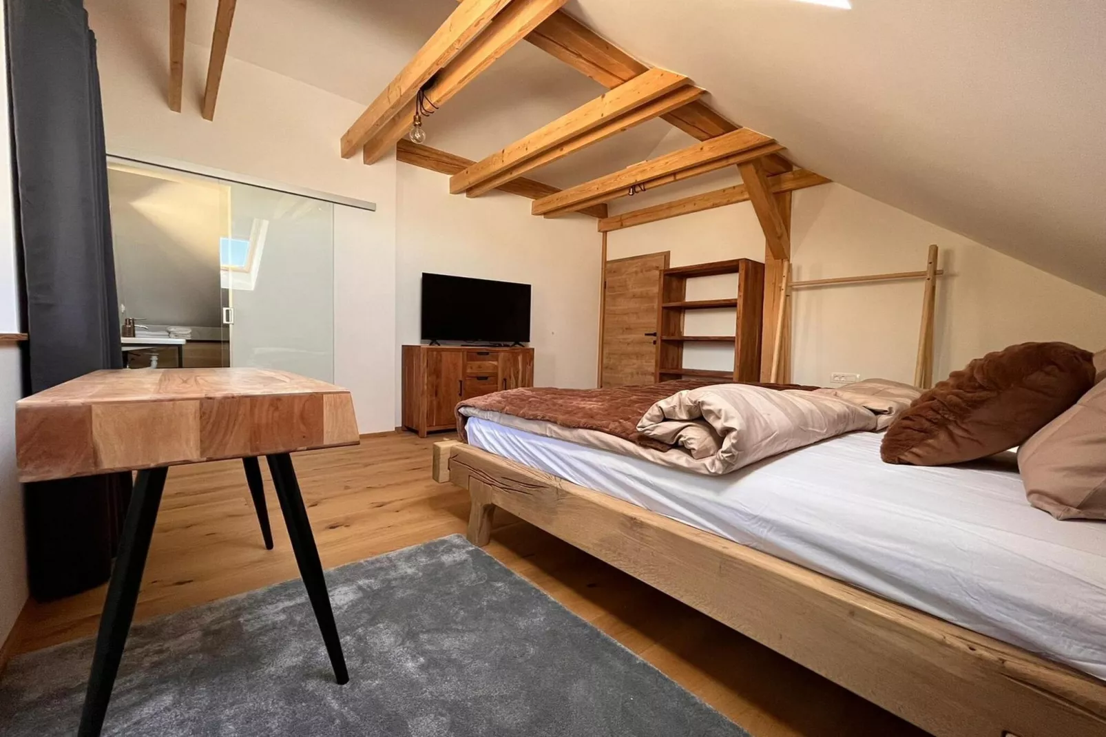 Mountain View Villa with Sauna and Hot-Tub - Three Bedroom Villa with Sauna and Hot-Tub-Schlafzimmer