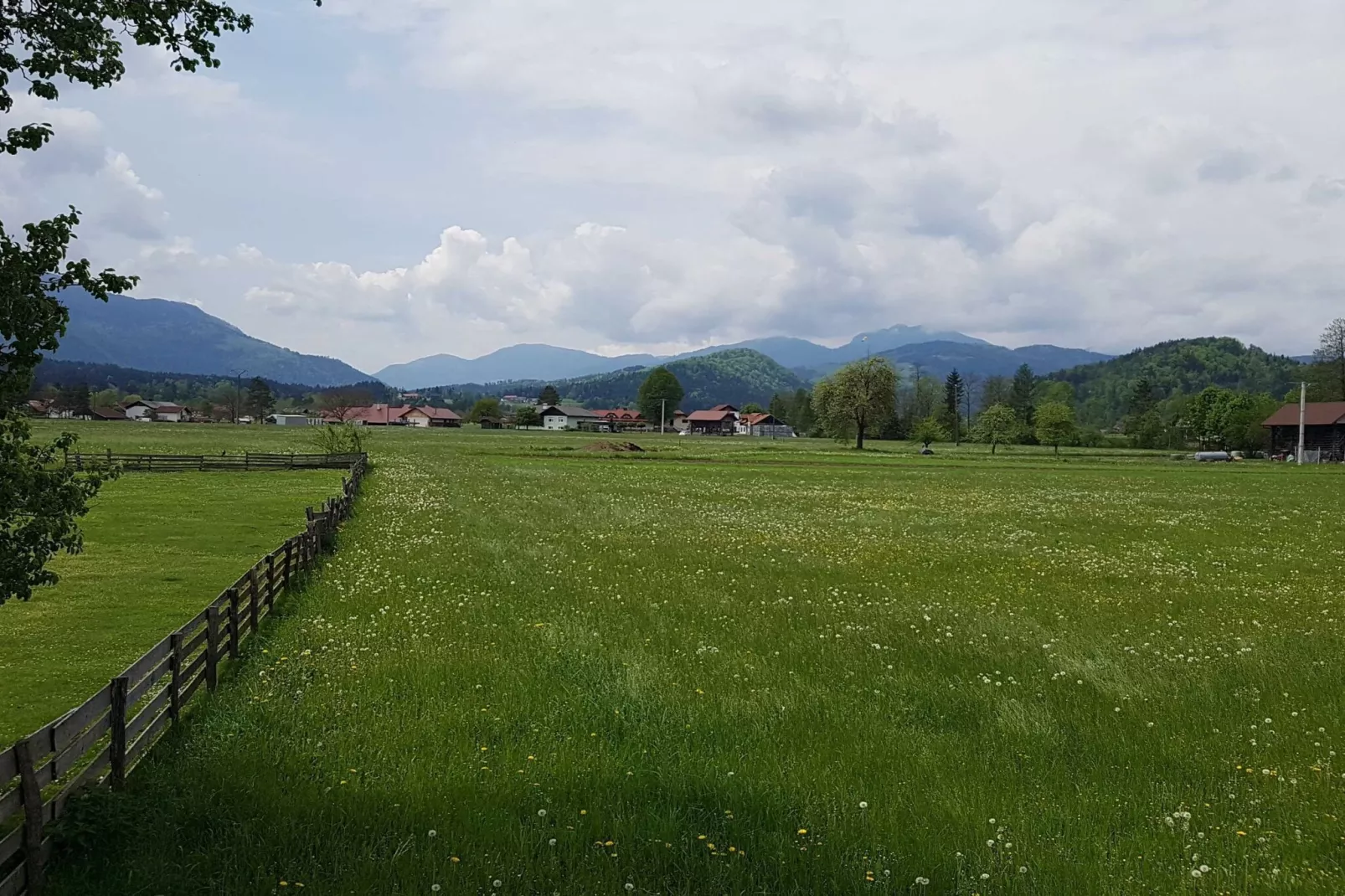 Modern and Peaceful Apartment with Terrace - Two Bedroom Apartment with Terrace-Im Freien