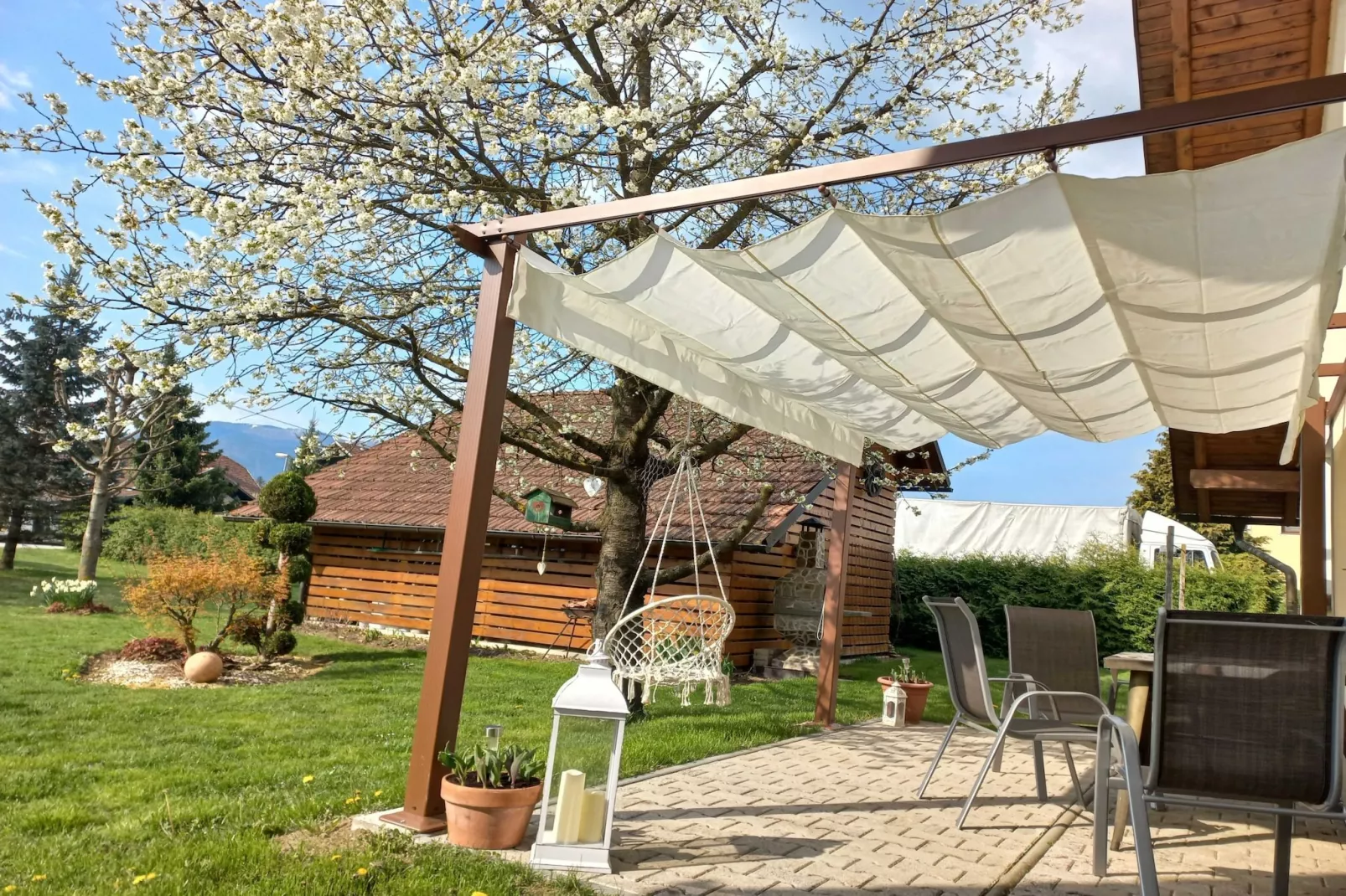 Sunny and Comfortable Apartment with Terrace and Garden - Two Bedroom Apartment with Terrace-Im Freien