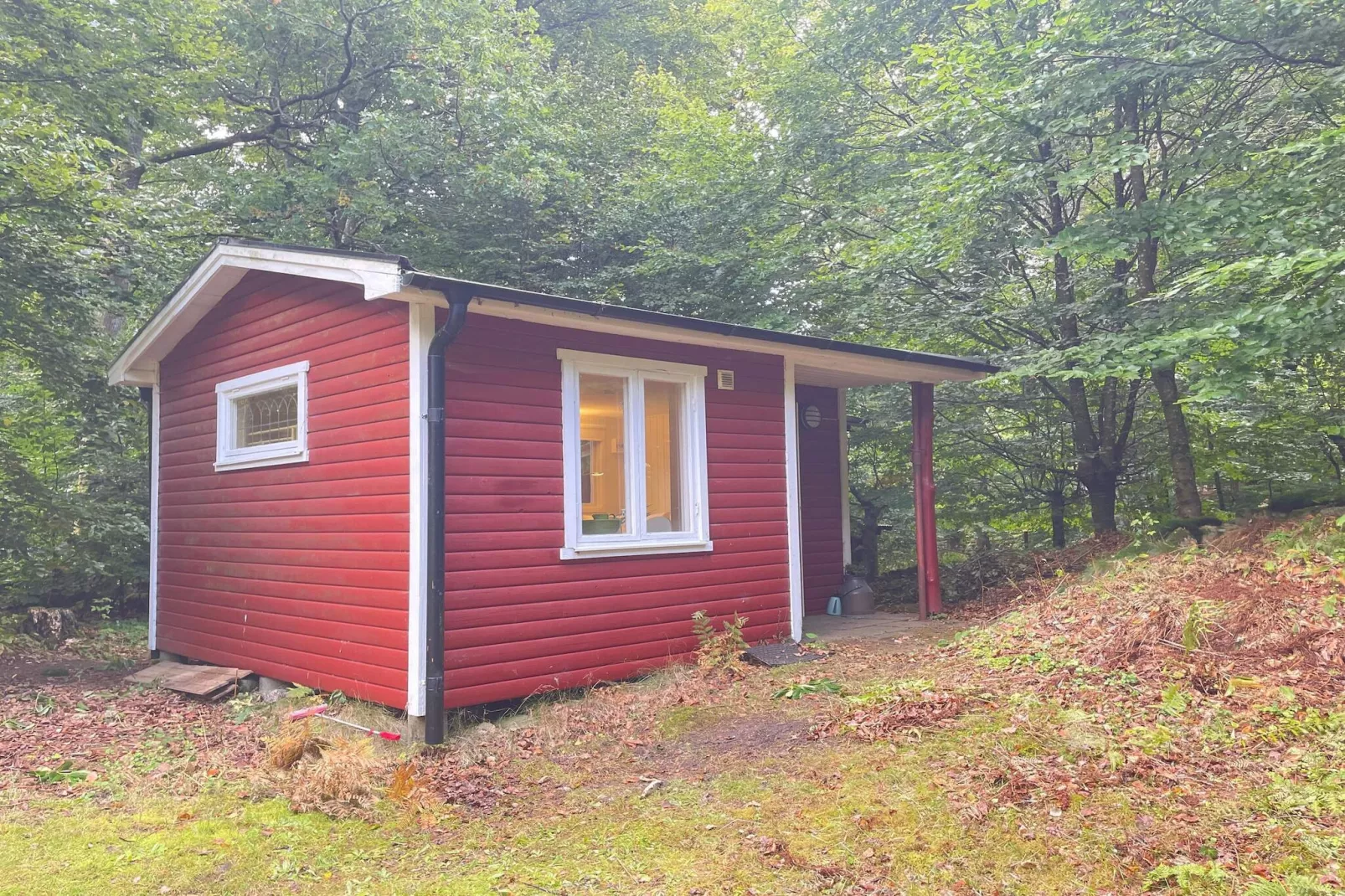 Charmant chalet au bord du lac avec sauna-Extérieur