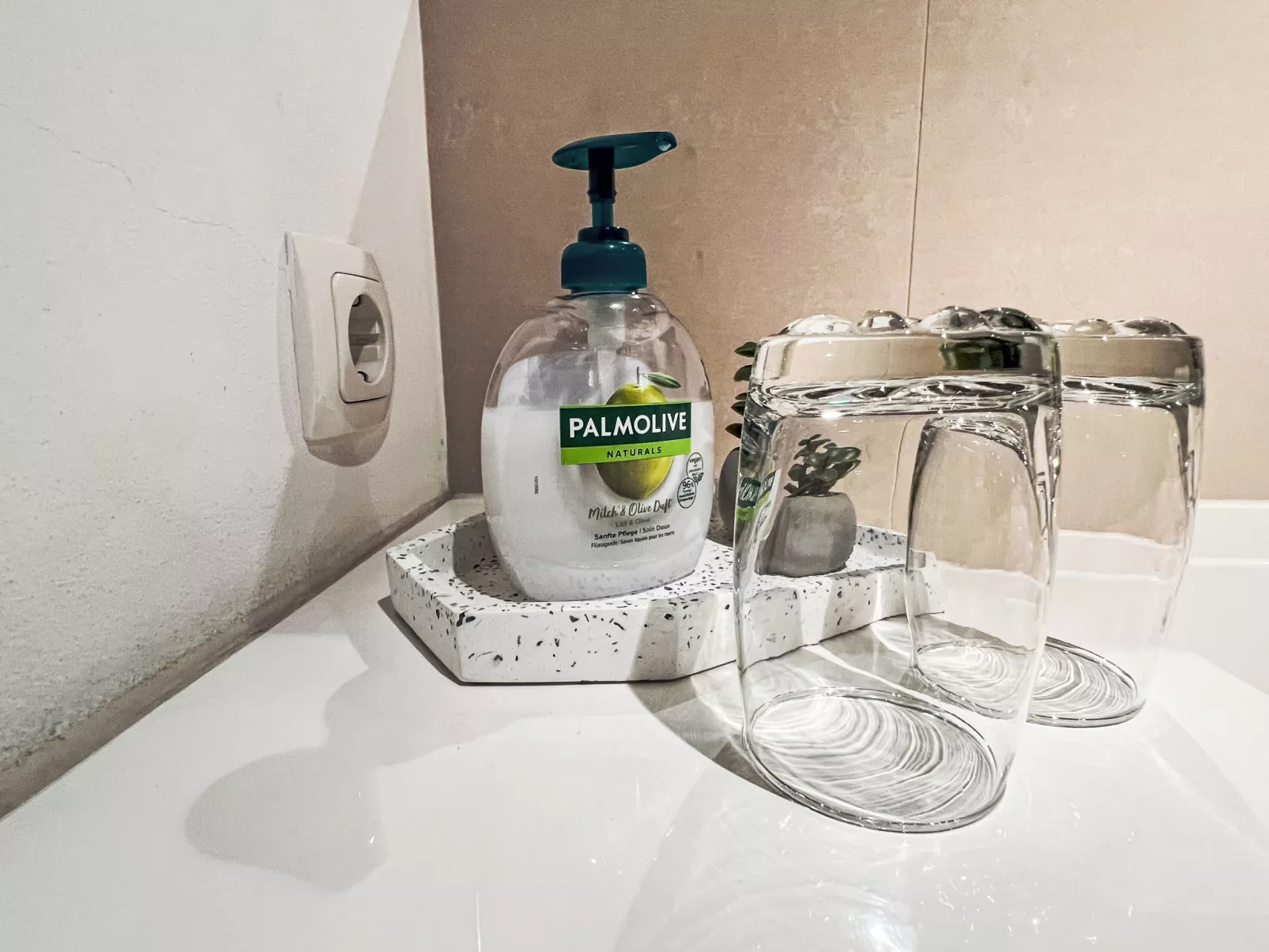 Cheeky Apartment-Inside