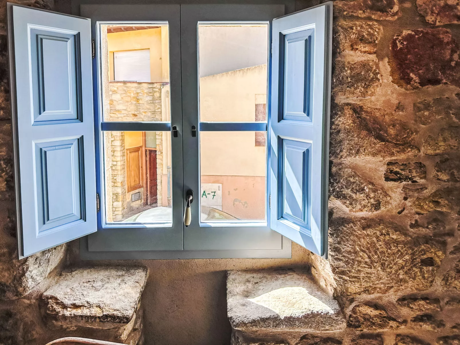 Can Caritat-Draußen