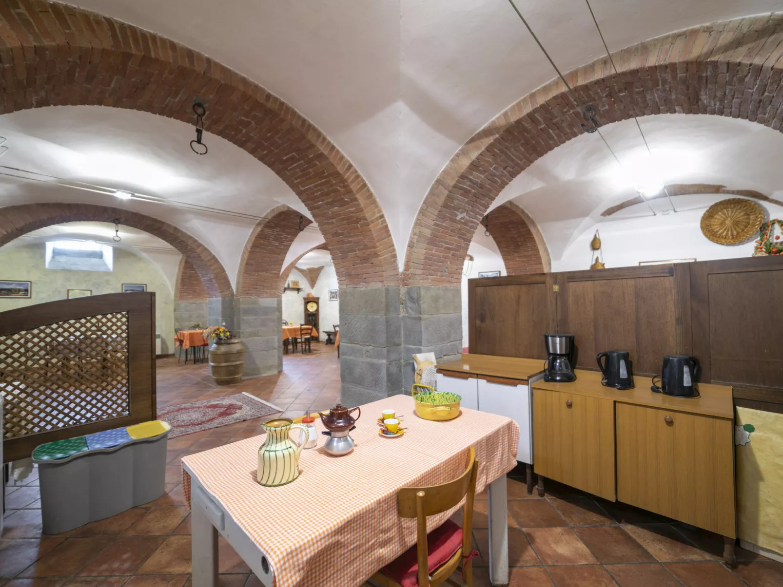 Le Rondini-Inside