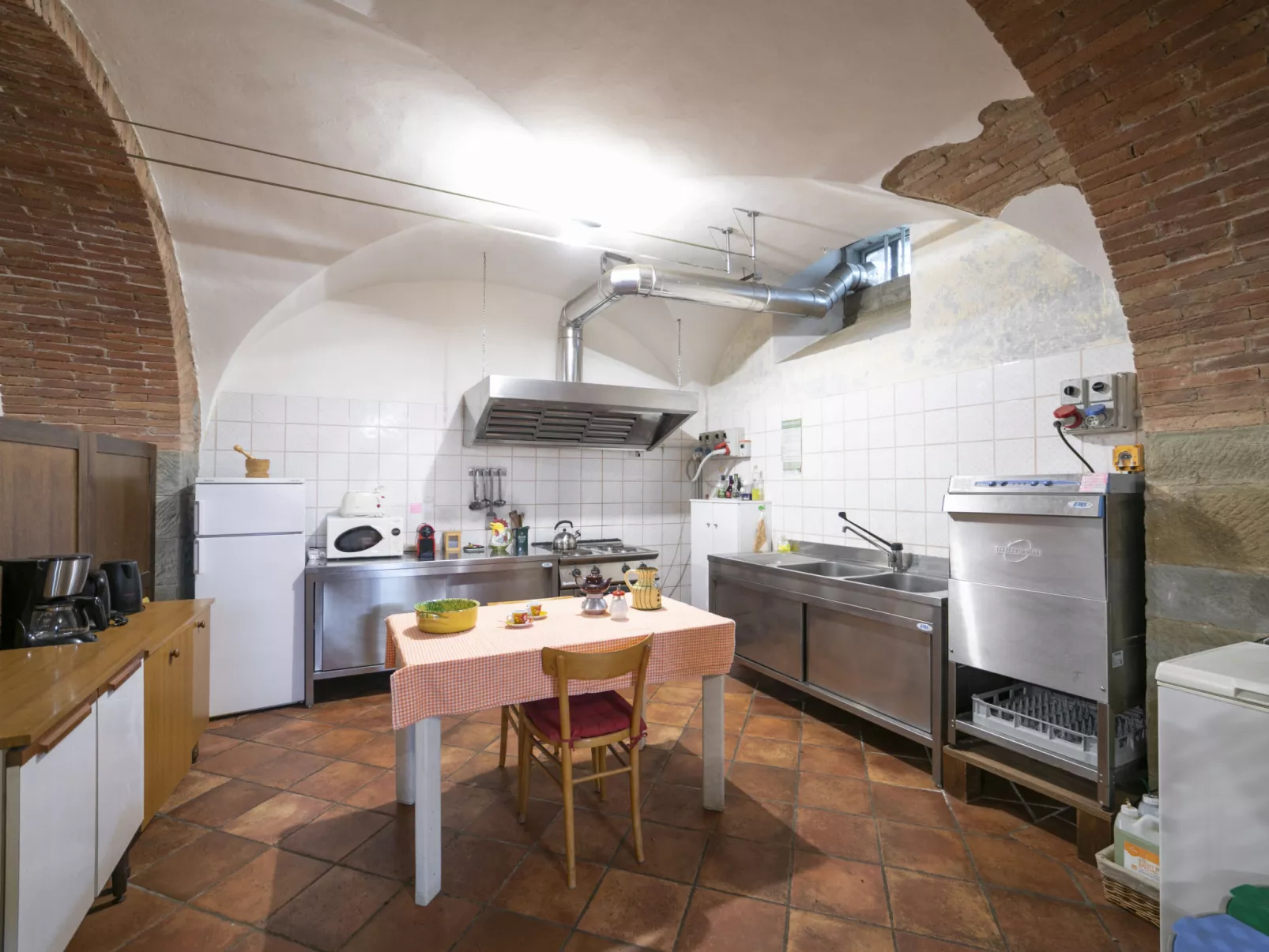 Le Rondini-Inside