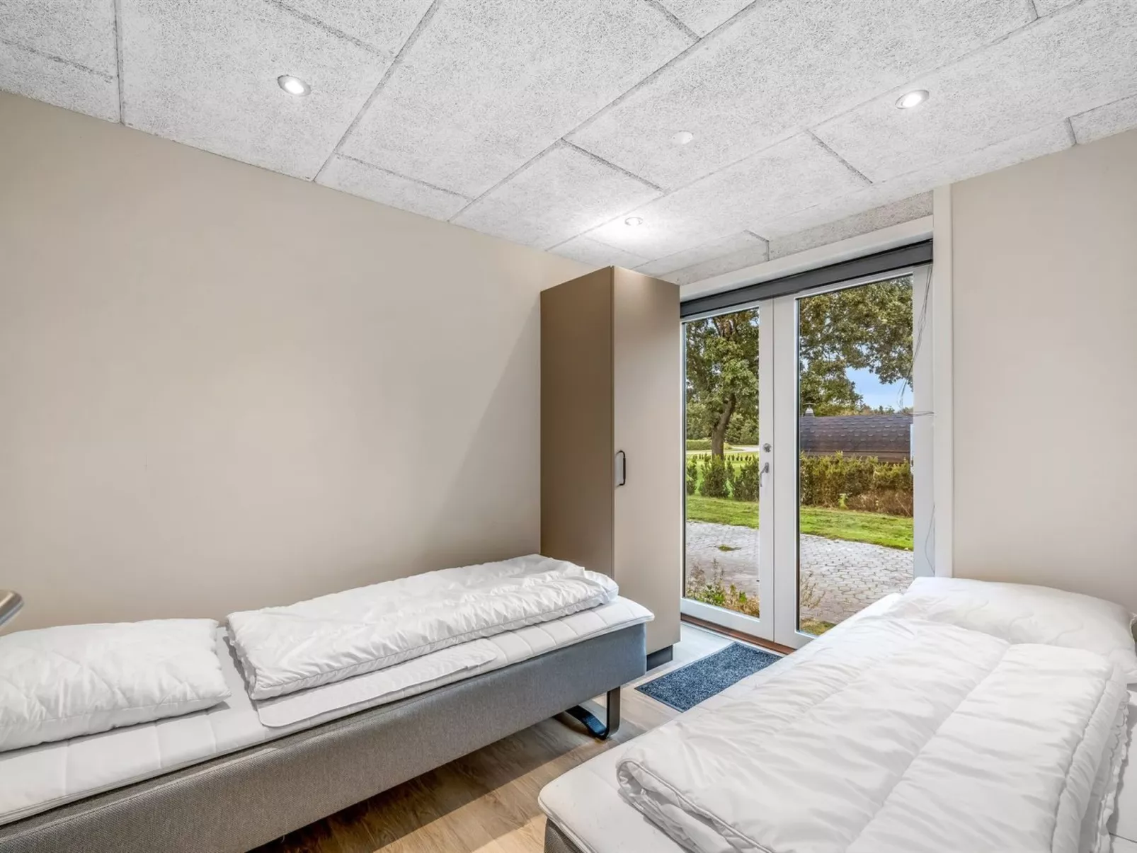 "Naia" - 300m to the fjord-Drinnen