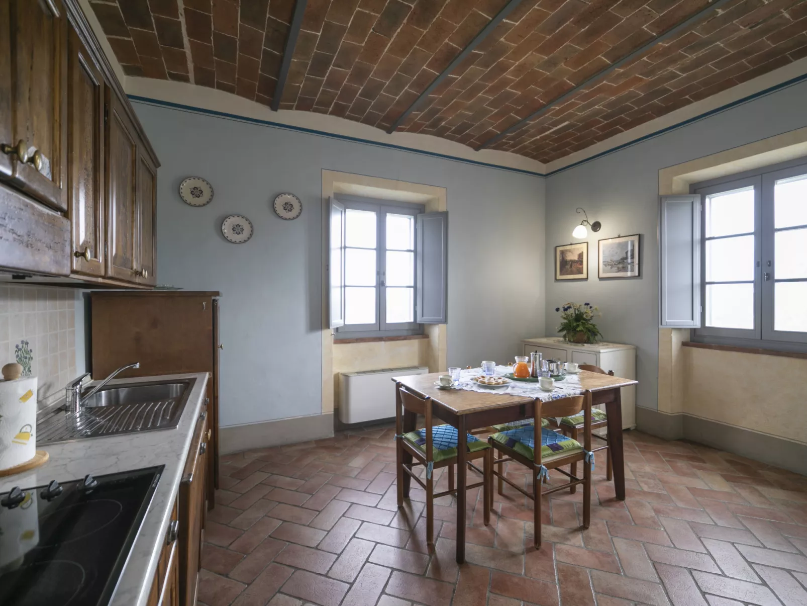 Le Rondini-Inside