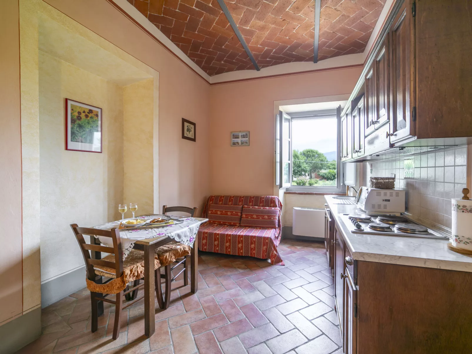 Le Rondini-Inside