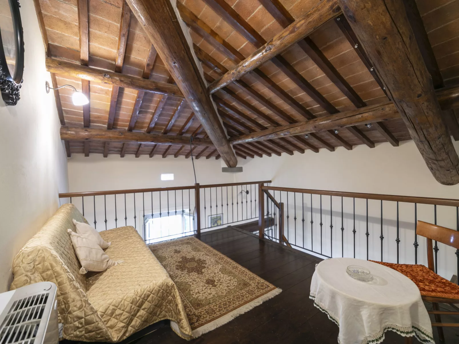 Le Rondini-Inside