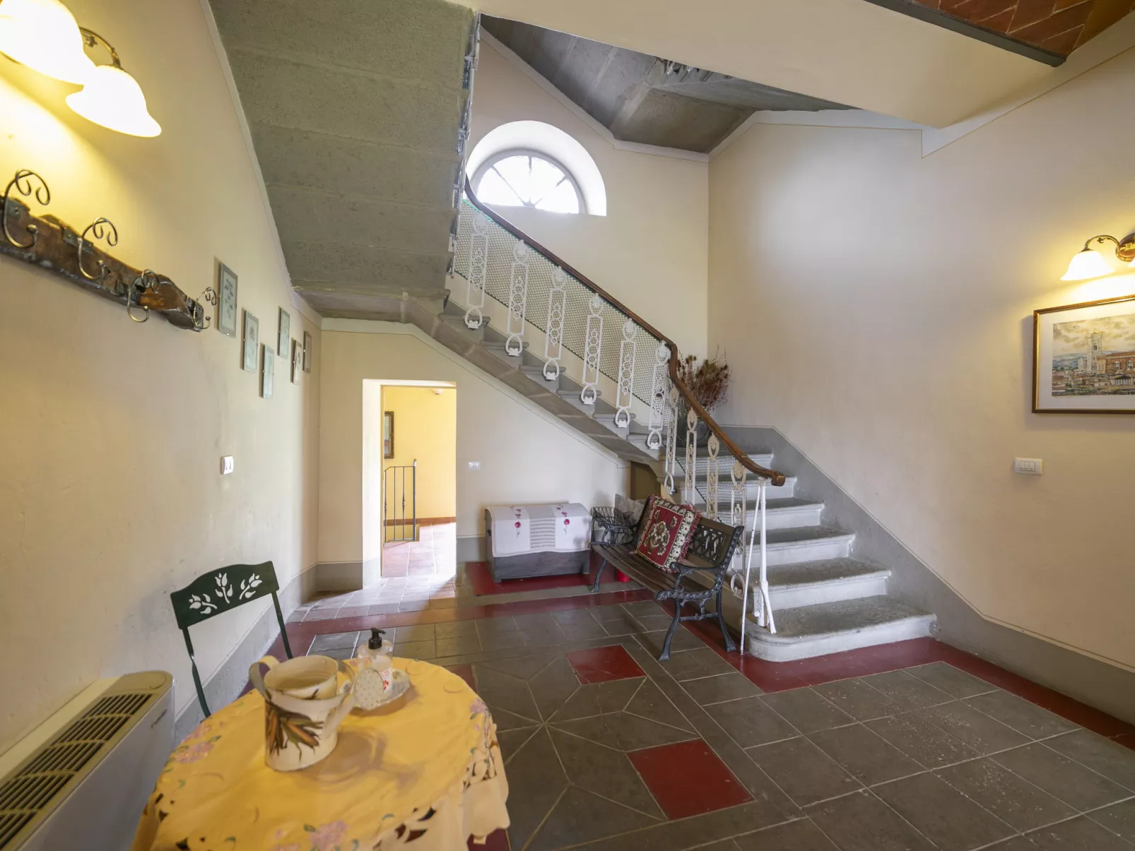 Le Rondini-Inside