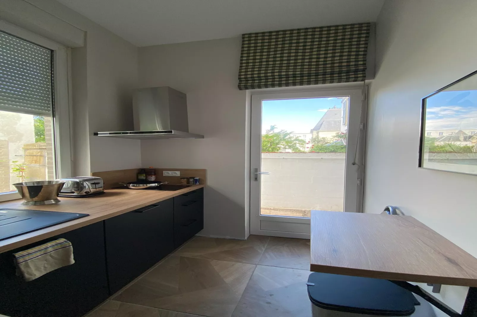 Appartement avec la petite cour-Cuisine