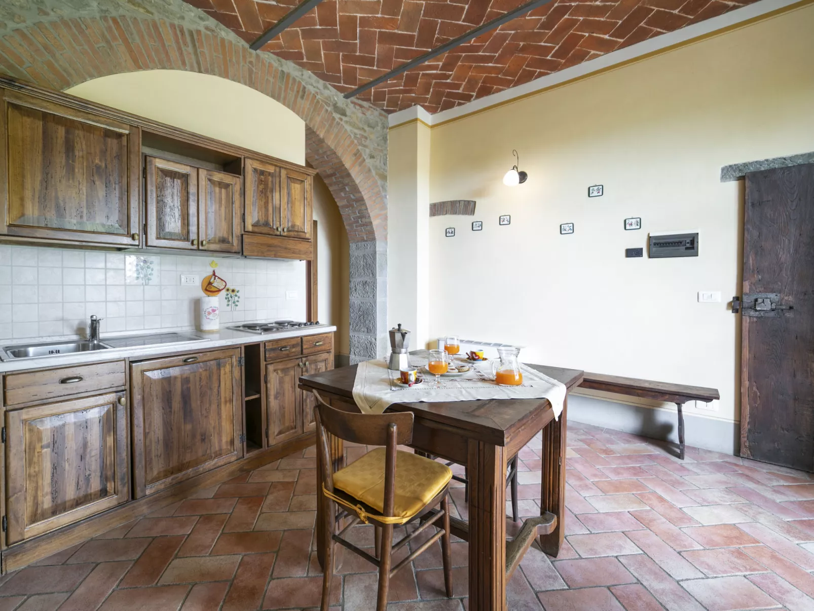 Le Rondini-Inside