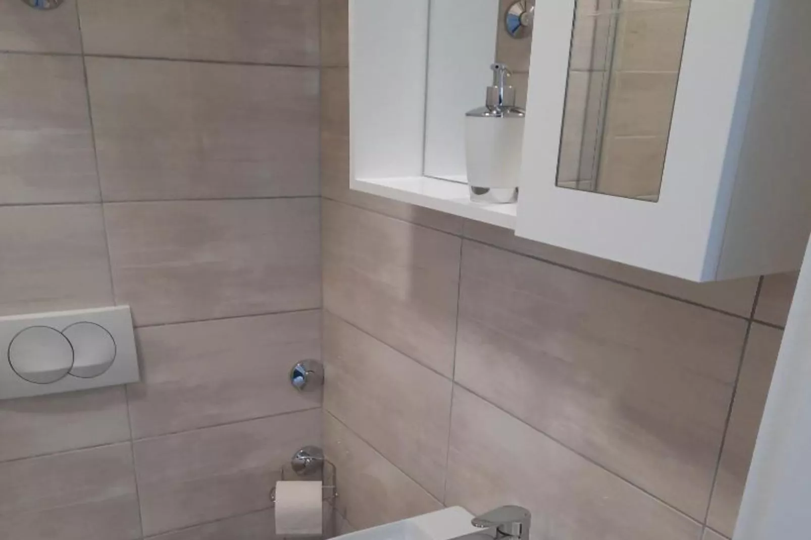 Studio Apartment-Badezimmer