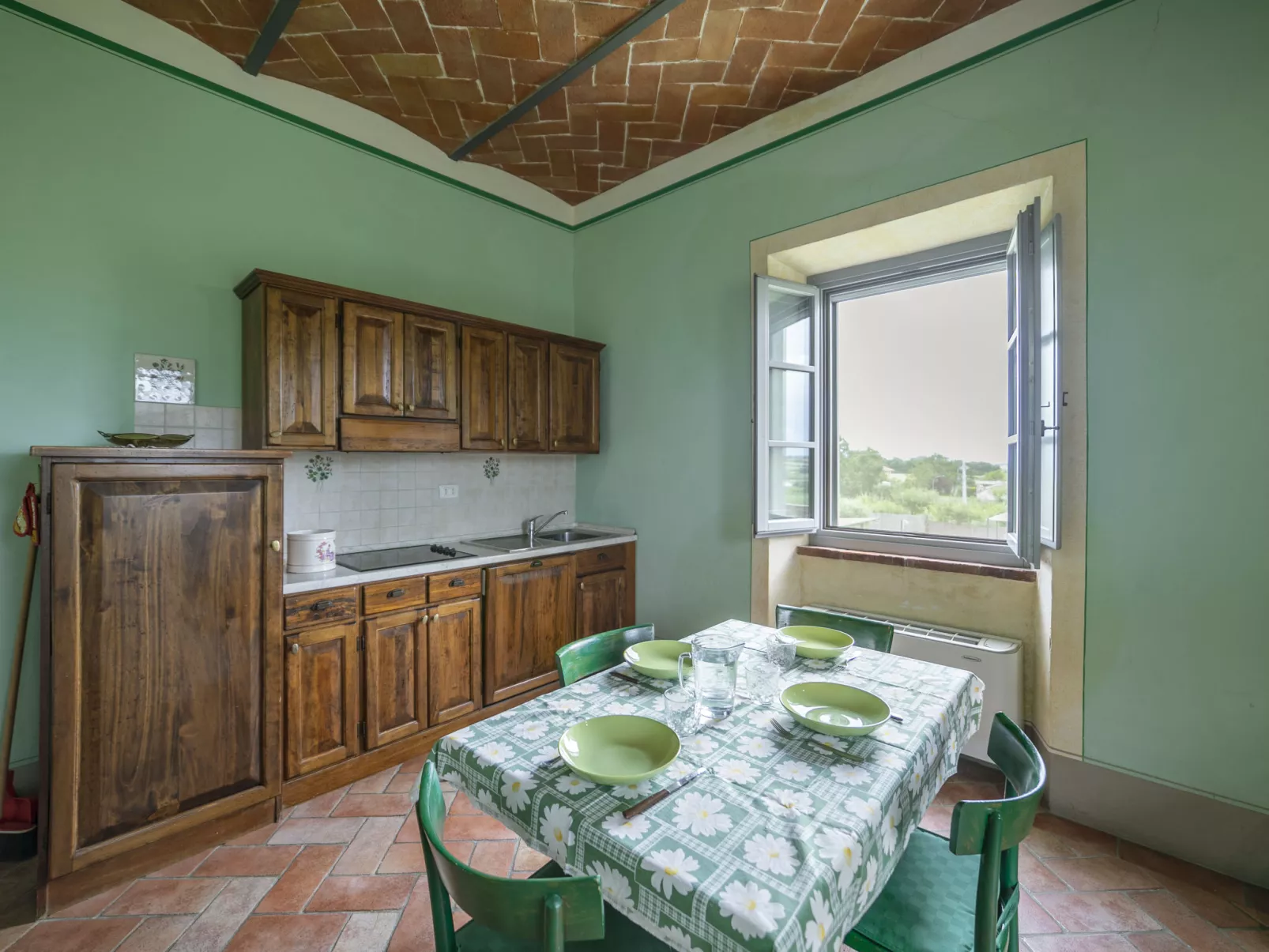 Le Rondini-Inside